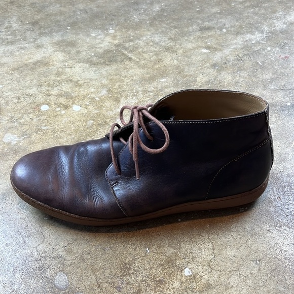 Cole Haan Men's Brown Leather Shoes with Vibram Soles
Size: 10 1/2 - Picture 8 of 16